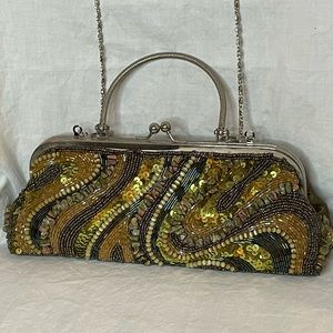 👛Vintage beaded evening bag/crossbody. Kiss closure. Brown, gold, beige beads.
